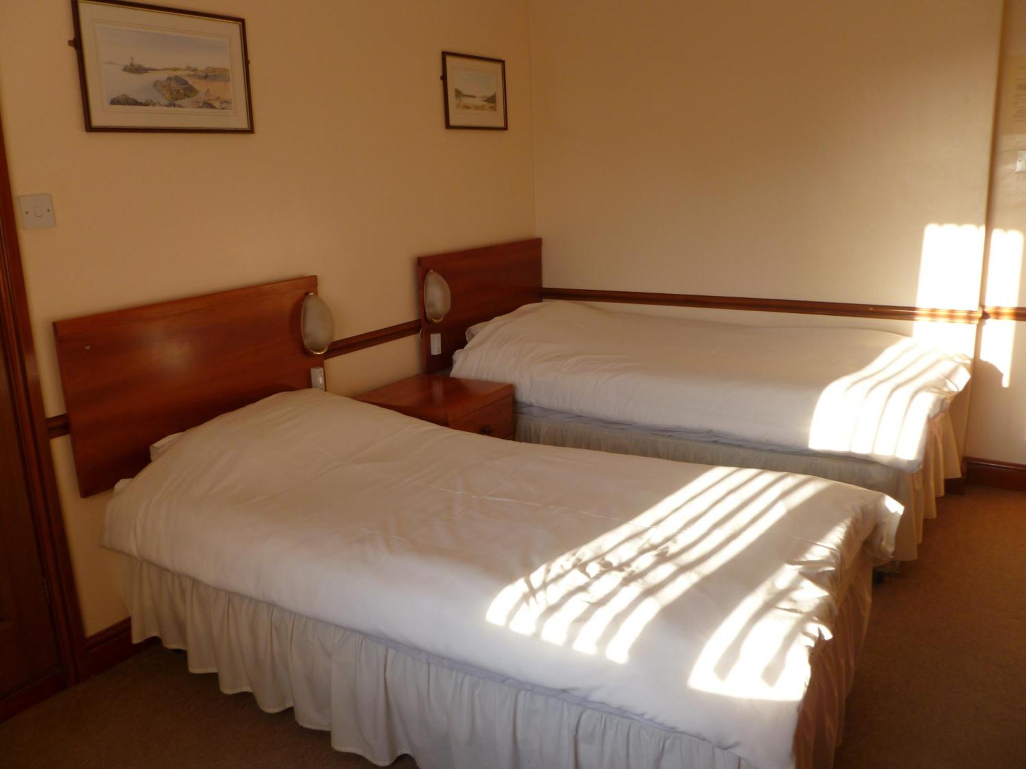 Tafarn Y Rhos Hotel Llangefni Bagian luar foto